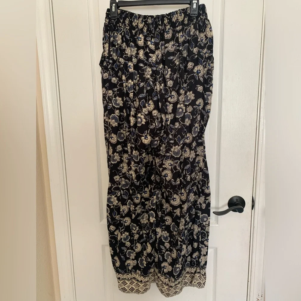 Blue Rain 100% Rayon Wide Leg Black Navy and White Floral Pant Size Medium - Picture 6 of 12